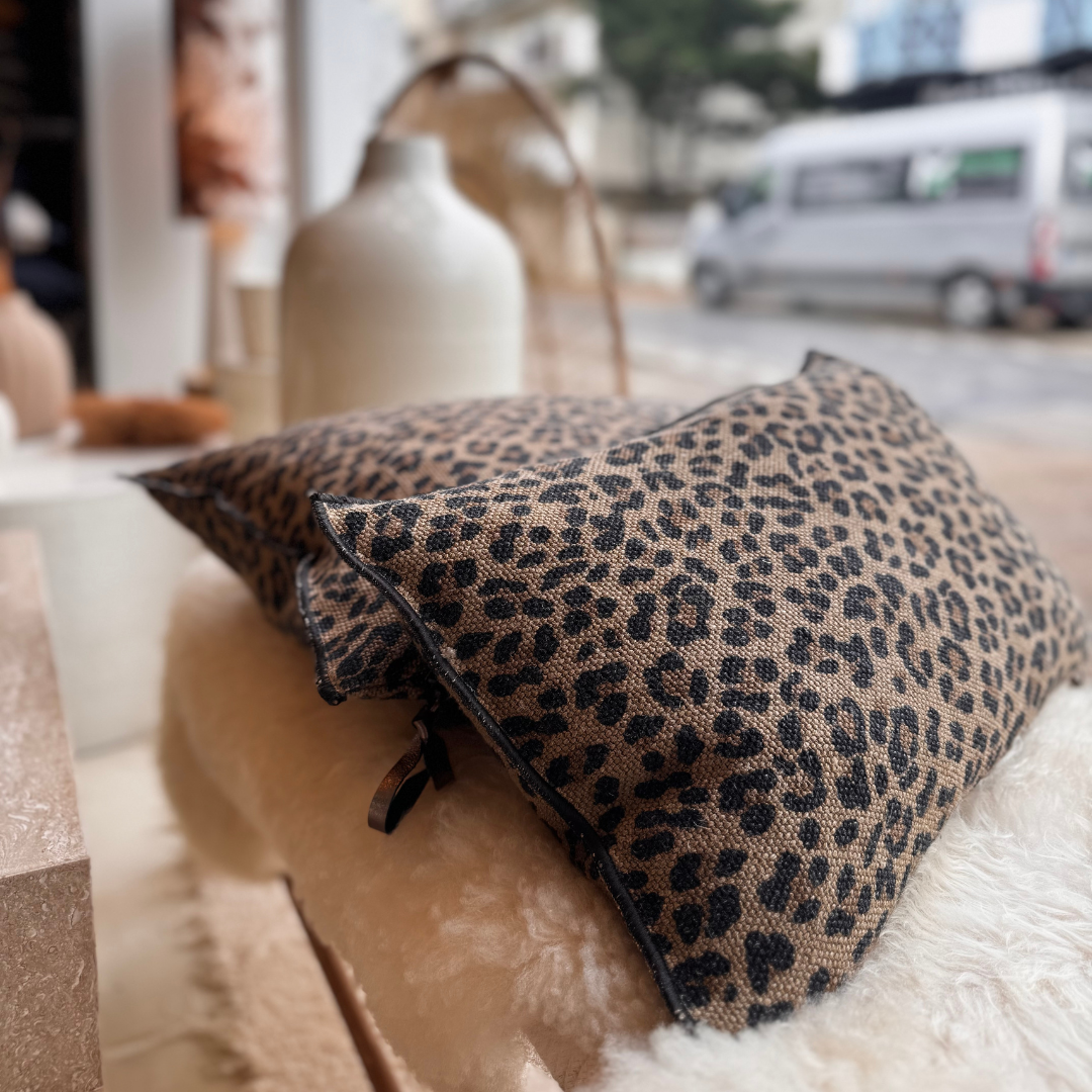 Housse de coussin en lin Wabi Sabi léopard
