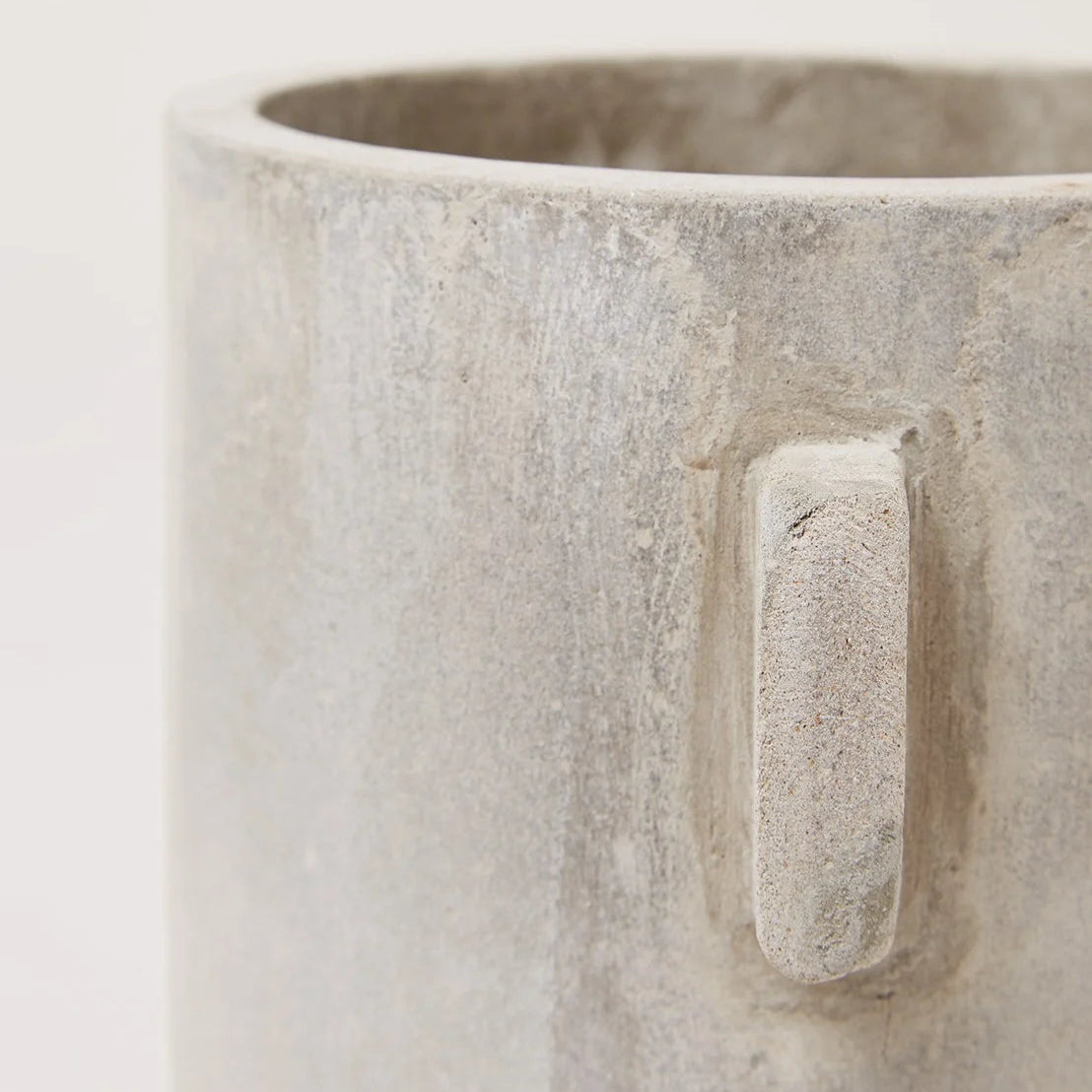 Cache pot en béton