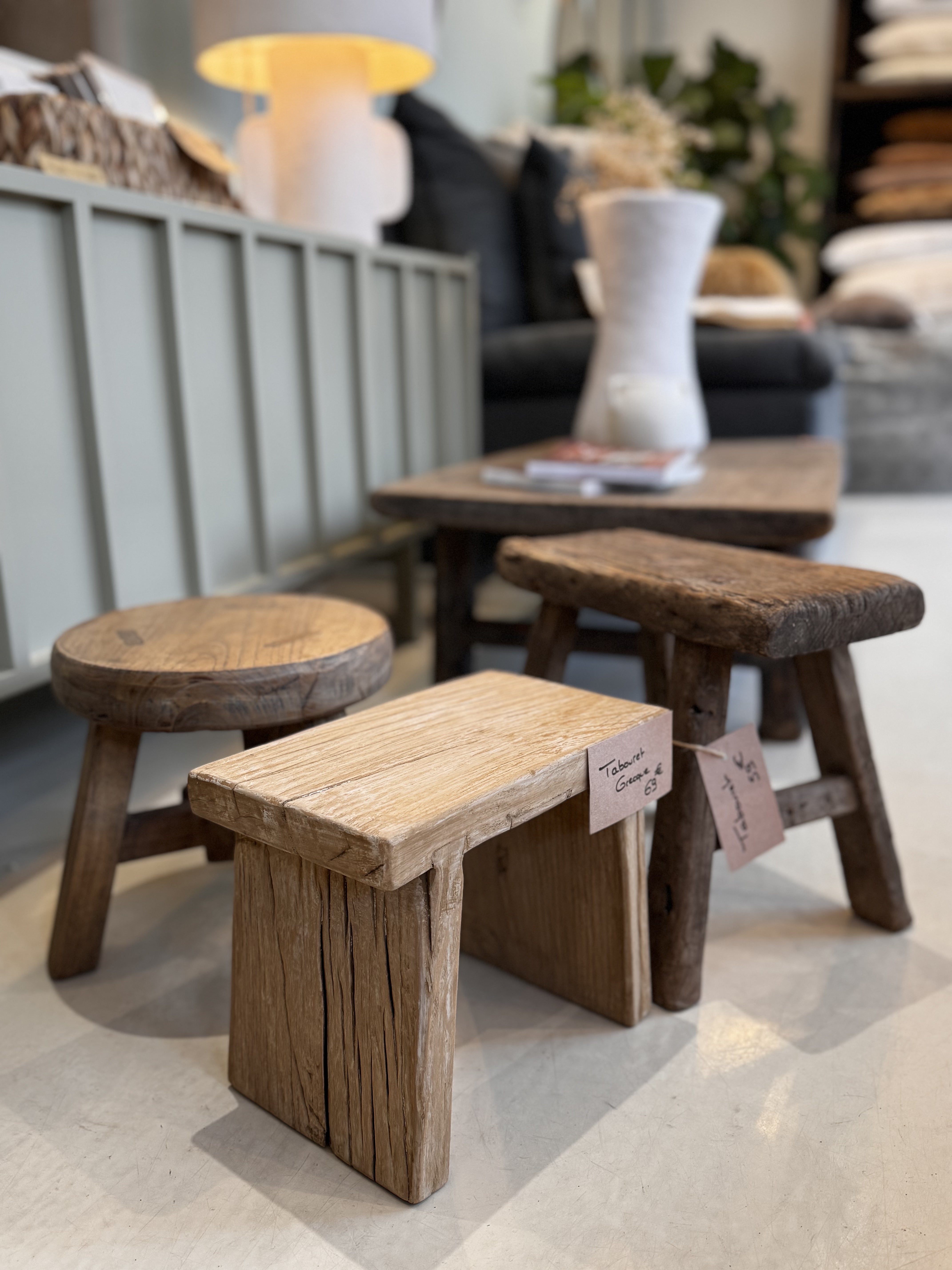 Mini tabouret en bois recyclé