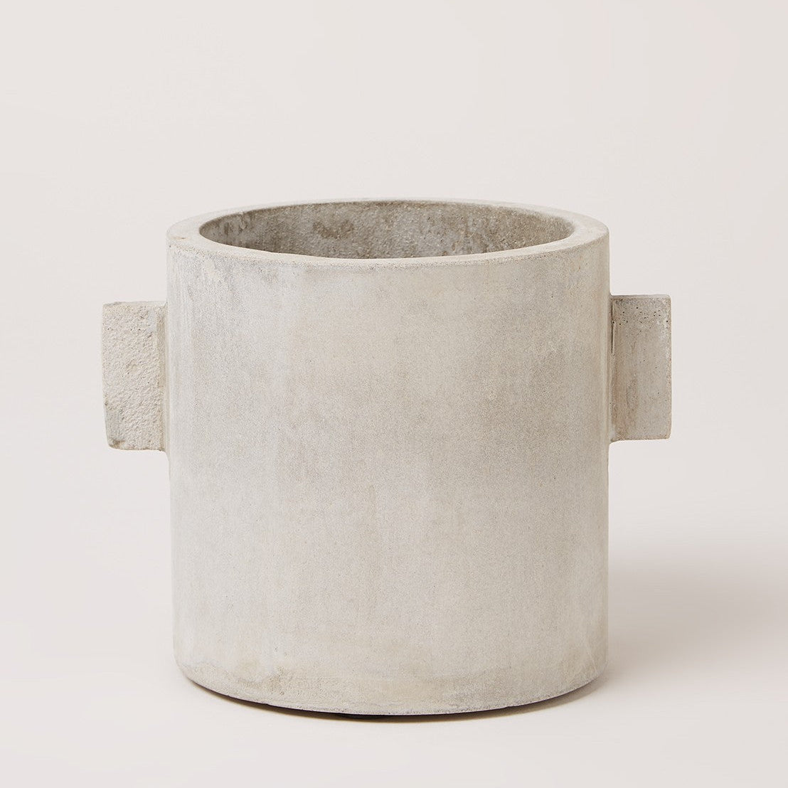 Cache pot en béton